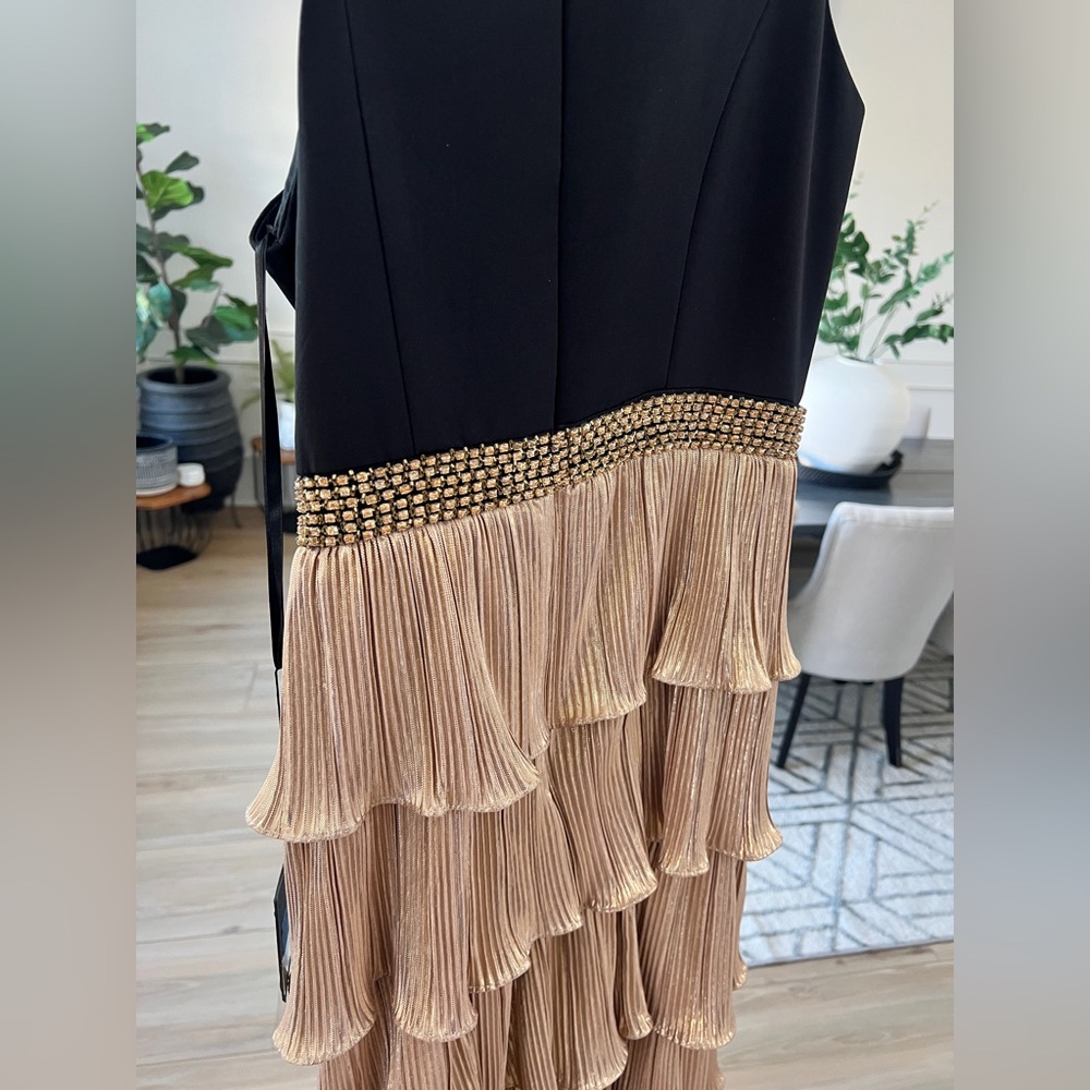 Mac Duggal Ieena One Shoulder Tiered Pleated Gown Black Gold Size 0 NWT - Picture 4 of 14